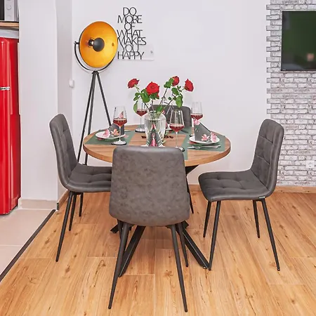 Kalos Apartment *
